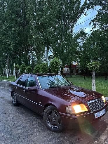 Mercedes-Benz C-Class: 1994 г., 2 л, Автомат, Бензин, Седан