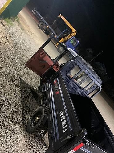 красный страитель: Легкий грузовик — 3