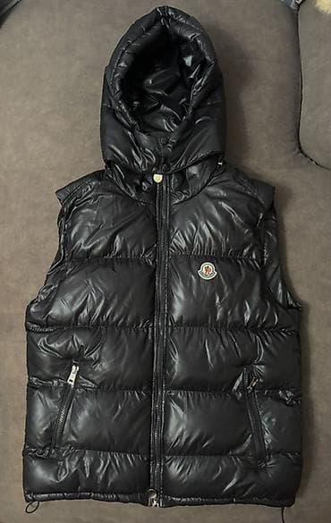 Мужская куртка, S, Moncler, Б/у, цвет - Черный, Самовывоз
