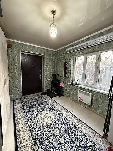 Дома: Продаю дом, на одном участке два дома имеются все необходимые — 1