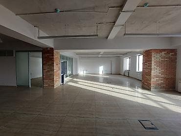 Квартиры: Аренда офисов, 350 м², В бизнес центре, 1 линия, С отдельной кухней, С отдельным входом — 1