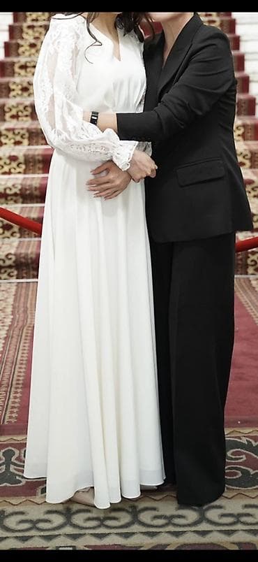 Свадебное платье, S, С завышенной талией, А-силуэт, Кыргызстан, Кружево, Б/у at lalafo.kg Свадебное платье, S, С завышенной талией, А-силуэт, Кыргызстан, Кружево, Б/у