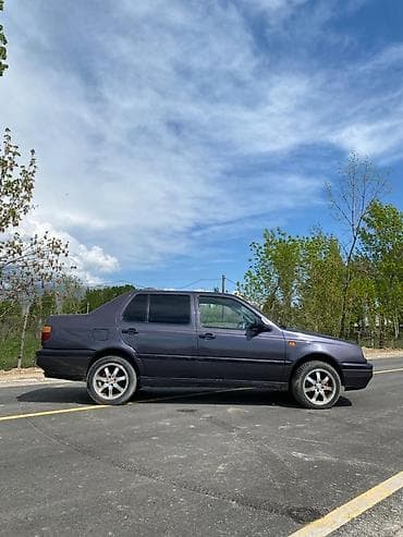 венто на запчасти: Volkswagen Vento: 1993 г., 2 л, Механика, Бензин, Седан — 2