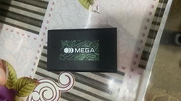 Портативный аккумулятор MEGA 8000 mAh с беспроводной зарядкой -