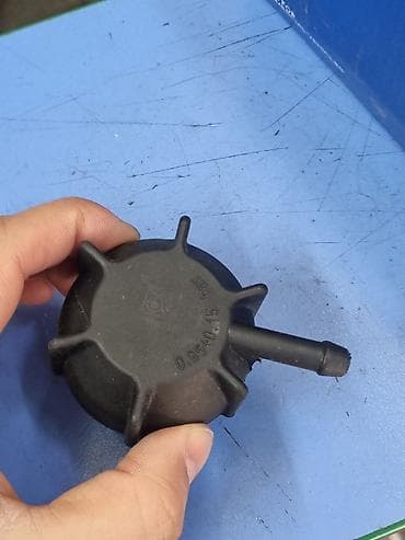 купить крышку расширительного бачка: Бачок DAF Аналог, Германия — 2