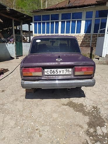 скотч с надписью: ВАЗ (ЛАДА) 2107: 2000 г., 1.6 л, Ручные, Бензин, Седан — 3