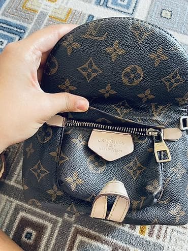 футбольные вещи: Рюкзак Louis Vuitton, монограмма Monogram Canvas. - Компактный — 3