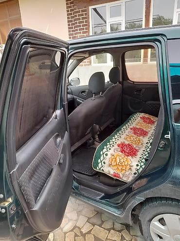 Унаа сатуу: Toyota Yaris Verso: 2004 г., 1.3 л, Кол менен иштөөчү, Бензин, Вэн/Минивэн — 6