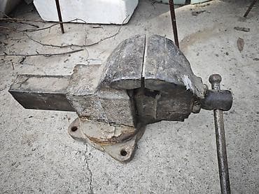 тиски большие: Тиски слесарные тяжёлые, настольные/верстачные. - Материал: литой — 1