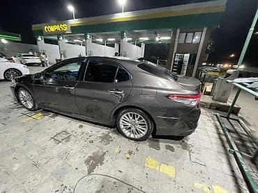 Toyota Camry: 2018 г., 2.5 л, Автомат, Бензин, Седан — 10