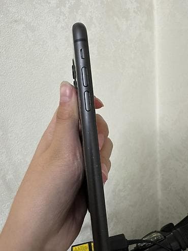 IPhone 11, Б/у, 128 ГБ, Черный, Зарядное устройство, Чехол — 8