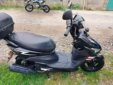 акум для скутера: Тип скутера 150 куб. см, Бензин — 2