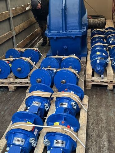 червей: Электродвигатель, Трехфазные, Мощность: Другая мощность — 9