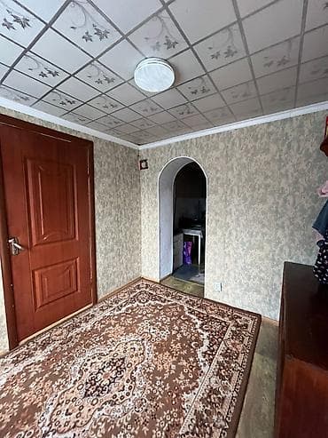 дом комната: Дом с участком. Отдельно стоящий одноэтажный жилой дом с двускатной — 6