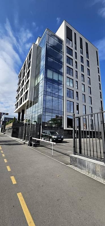 Кыймылсыз мүлк: Кеңселерди ижаралоо, 70 м², Бизнес борборунда, Тоолор көрүнүп турат, 1-катар — 1
