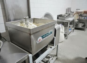 Промышленный тестомес/смеситель для муки и фарша QIANTAO -