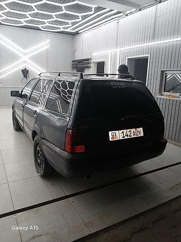 Volkswagen Golf Variant: 1994 г., 1.8 л, Механика, Бензин, Универсал