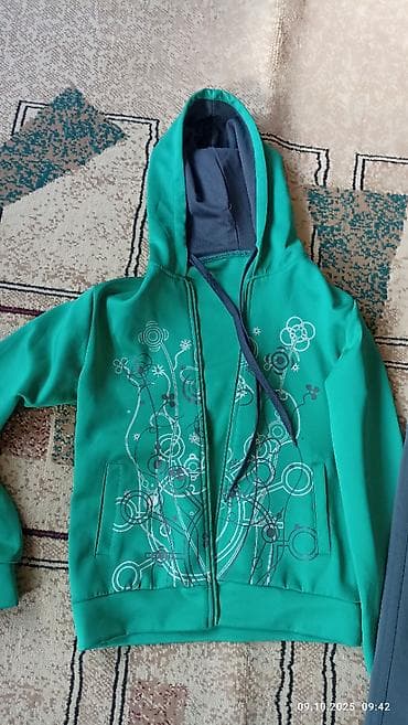 новый спортивный костюм: Комплект — 3