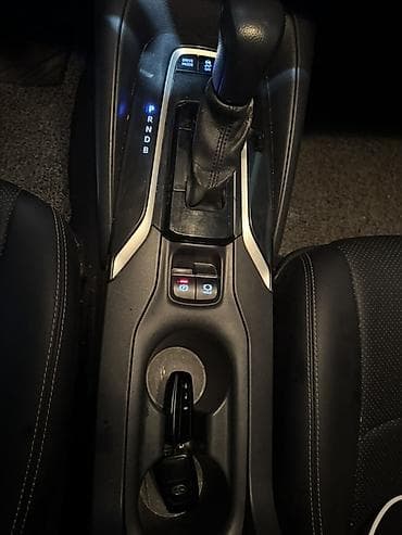 corolla s: Toyota Corolla: 2019 г., 1.8 л, Вариатор, Гибрид, Седан — 8
