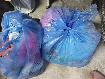 Пакеты с одеждой миксом

- Содержимое: смешанные вещи отдам даром