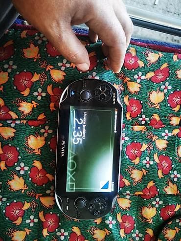 Игровая консоль Sony PlayStation Vita (PS Vita) — портативная at lalafo.kg Игровая консоль Sony PlayStation Vita (PS Vita) — портативная