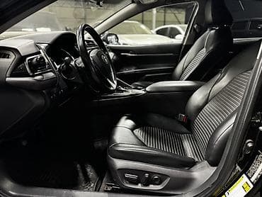 Продажа авто: Toyota Camry: 2019 г., Седан — 7
