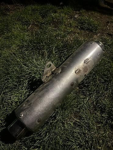 Продаю запчасти на мотоцикл !! Оригинальный глушитель на 400-600 кубов