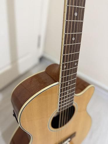 Музыкалык аспаптар: Срочно продается электро-акустическая гитара 40 размер в идеальном — 5
