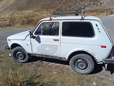 Унаа: ВАЗ (ЛАДА) 4x4 Niva: 1984 г., 1.7 л, Кол менен иштөөчү, Бензин, Жол тандабас — 2