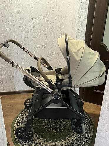 Коляски: Прогулочная коляска Kidilo) в бежевом цвете. Основные особенности: - — 4