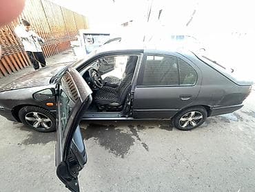 Nissan Primera: 1992 г., 1.6 л, Кол менен иштөөчү, Бензин, Хетчбек