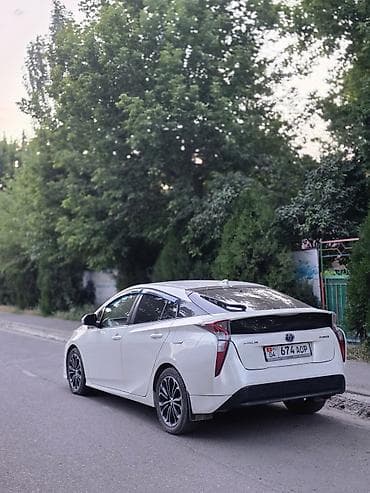 Toyota Prius: 2017 г., 1.8 л, Вариатор, Бензин, Хетчбек — 4