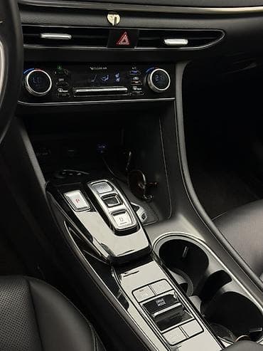 Продажа авто: Hyundai Sonata: 2021 г., 2 л, Гибрид, Седан — 8