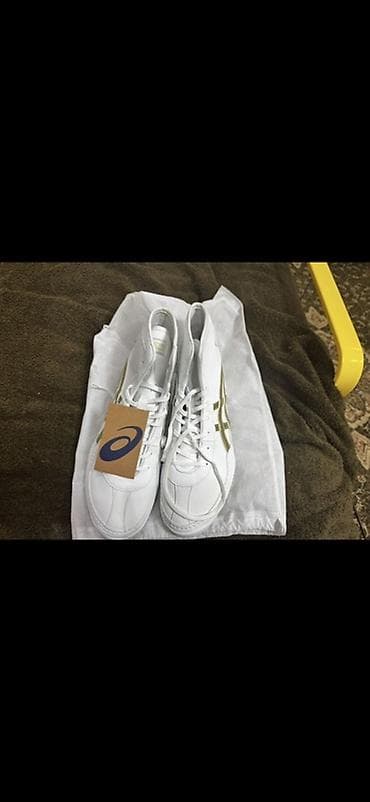 куртки uniqlo бишкек: Эркектердин кроссовкасы, 43, Asics, Жаңы, түсү - Ак, Өзү алып кетүү, Акылуу жеткирүү — 1