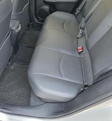 byd e2 2019: Toyota Prius: 2019 г., 1.8 л, Вариатор, Гибрид, Хэтчбэк — 10