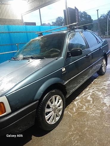 Volkswagen Passat: 1989 г., 1.8 л, Кол менен иштөөчү, Бензин, Седан