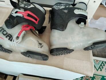 футбольные бутсы predator: Лыжные ботинки, б/у, сделано в Словении, 2 штуки. цена за 2 штуки — 4