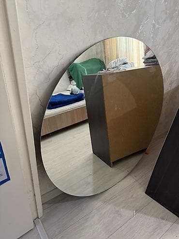Декор жана интерьер: Продаю 2 круглых зеркала б/у, диаметр 80 и 113 см, на стену есть — 2