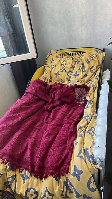 Кровать-машинка, Б/у, Другой материал