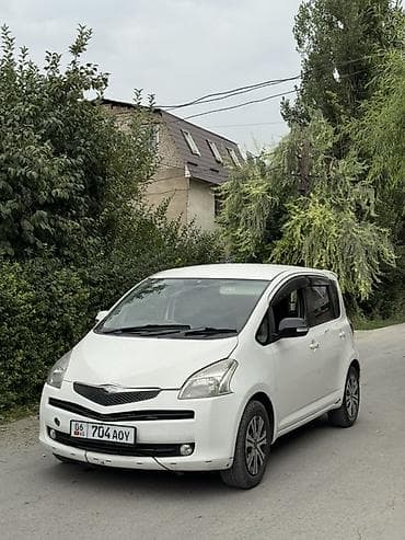 Toyota Ractis: 2005 г., 1.5 л, Автомат, Бензин, Минивэн — 4