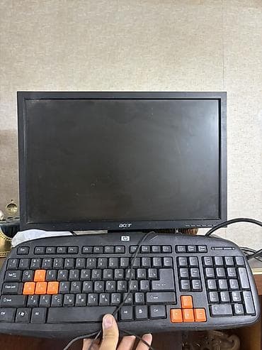 компютерный монитор: Монитор Acer + проводная клавиатура HP - Монитор Acer с матовым — 1