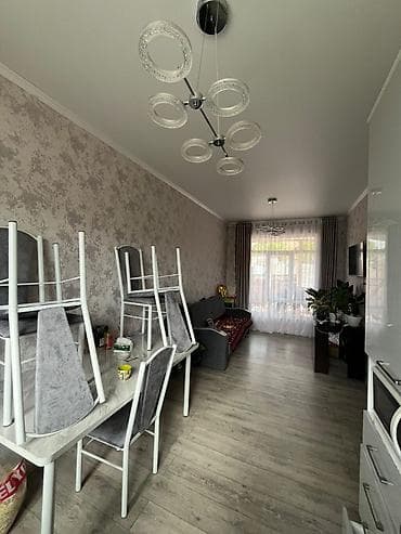 сарай сатылат с кызыл туу московкий р н: Продаётся уютный дом с мансардой. Характеристики: - Материал — 5