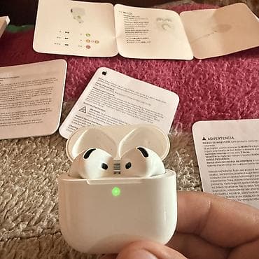 Наушники: Беспроводные вкладыши наушники, Apple, AirPods 4, Б/у — 1