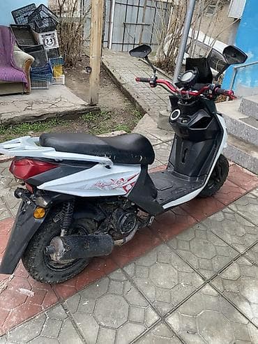 Кумурска мотороллер: Скутер 50–125 см³ (визуально класс 50 куб.) в спортивном обвесе — 4