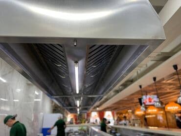 продаю оборудование для кафе: Изделия из нержавейки, стол холодильник, стол кондитерский, стол — 16