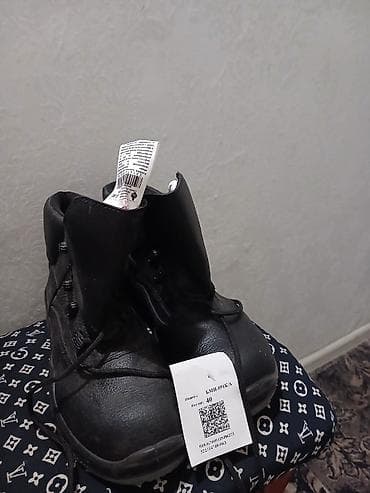 Кожаные рабочие ботинки (модель БМН-091К/А), размер 40 - Цвет: черный