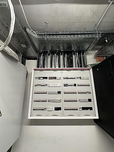 Электриктер: Электрик | Электр монтаждык жумуштар 3-5 жылдык тажрыйба — 10