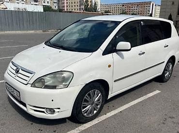 Toyota Ipsum: 2002 г., 2.4 л, Автомат, Бензин, Минивэн