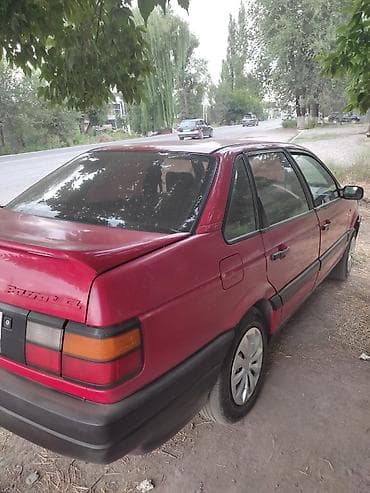 Унаа сатуу: Volkswagen Passat: 1990 г., 2 л, Кол менен иштөөчү, Бензин, Седан — 2