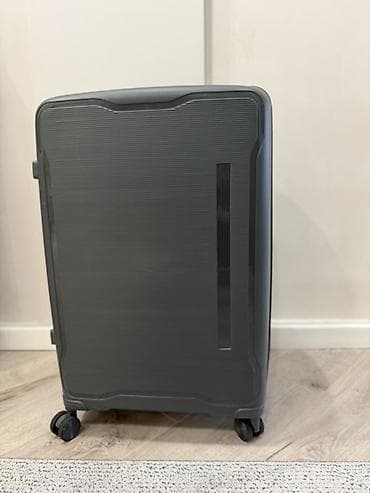 Чемоданы: Чемодан, Материал: Пластик, Большой (более 70 л), На колесах — 3